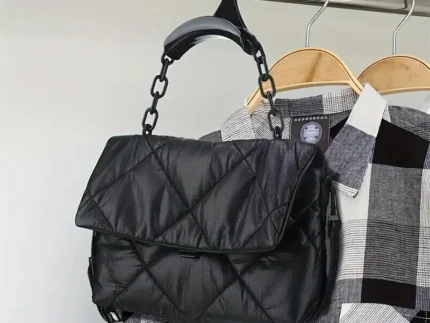 BAG HANGER
