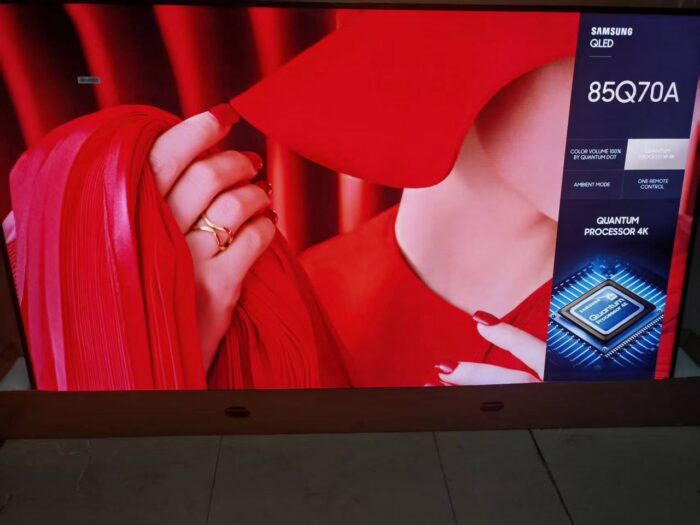 SAMSUNG QLED tv - Image 2